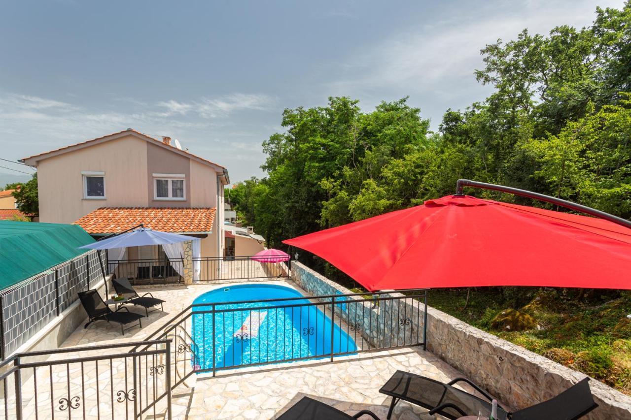 Apartment With A Private Swimming Pool, Garden & Bbq Gostinjac Luaran gambar